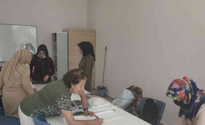 Sincan Kültür ve Sanat Merkezi’nde kadınlar işaret dili öğreniyor