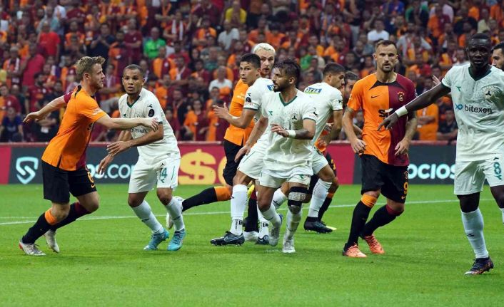 Spor Toto Süper Lig: Galatasaray: 0 - Giresunspor: 0 (İlk yarı)