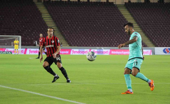 Spor Toto Süper Lig: Gaziantep FK: 1 - Antalyaspor: 2 (İlk yarı)