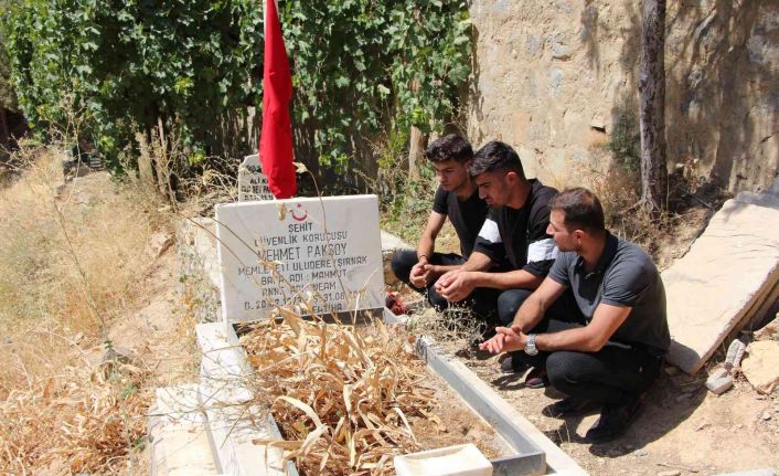 Teröristler tarafından 5 yıl önce şehit edilen Mehmet Paksoy mezarı başında anıldı