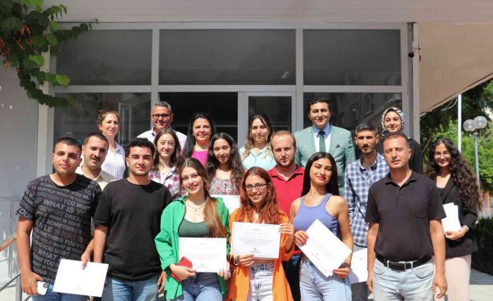 Toroslar’da gençler iş kulübü eğitimi aldı