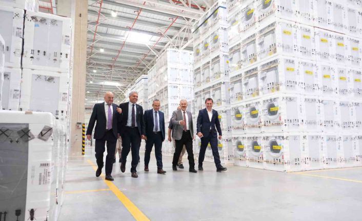 Vali Ayyıldız ve Başkan Küpeli beyaz eşya üretim tesisini ziyaret etti