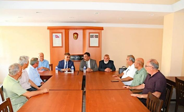 Vali Gürel, Karabük Merkez Mahalle Muhtarları Derneği’ni ziyaret etti