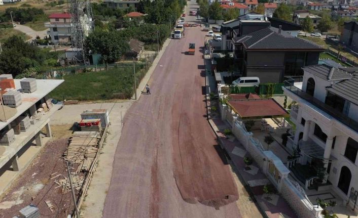 Yalova Belediyesi’nin asfalt çalışmaları devam ediyor