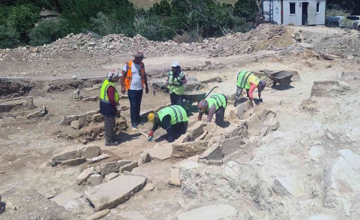 YK Enerji bünyesinde çalışan 30 köylü kadın, 5 bin yıllık tarihi gün yüzüne çıkarıyor