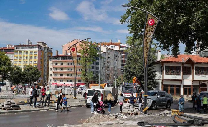 Zafer Meydanı’nda aydınlatma çalışmaları başladı