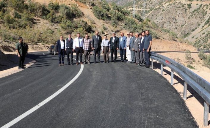 29 yıl önce 33 sivilin teröristlerce öldürüldüğü Başbağlar köyü asfalt yola kavuştu