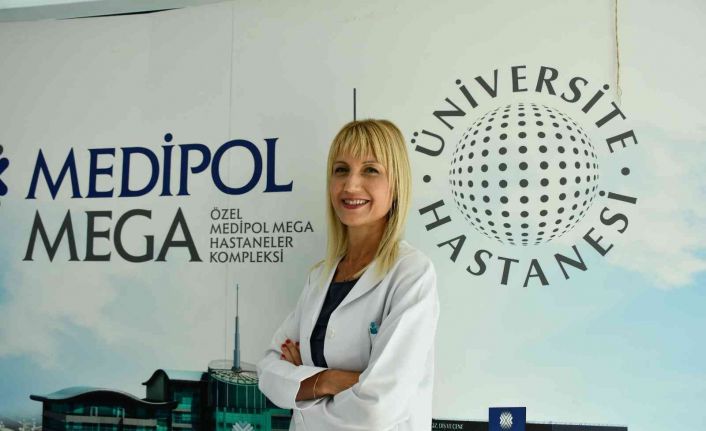 "45 yaşından sonra yakını göremeyen hastalara göz içi mercek uygulamasını tercih ediyoruz"