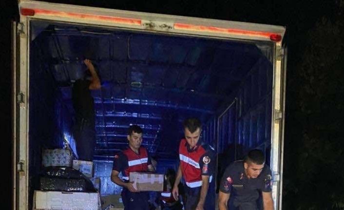 6 milyon liralık kaçak ürün taşıyan kargo aracı jandarmanın gözünden kaçmadı