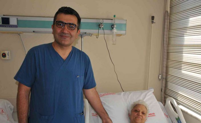 74 yaşındaki hastanın makatına yakın kısmında kitle tespit edildi