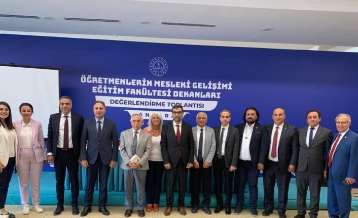 ADÜ Eğitim Fakültesi Dekanı Karasakaloğlu, Öğretmenlerin Mesleki Gelişimi Değerlendirme Toplantısı’na katıldı