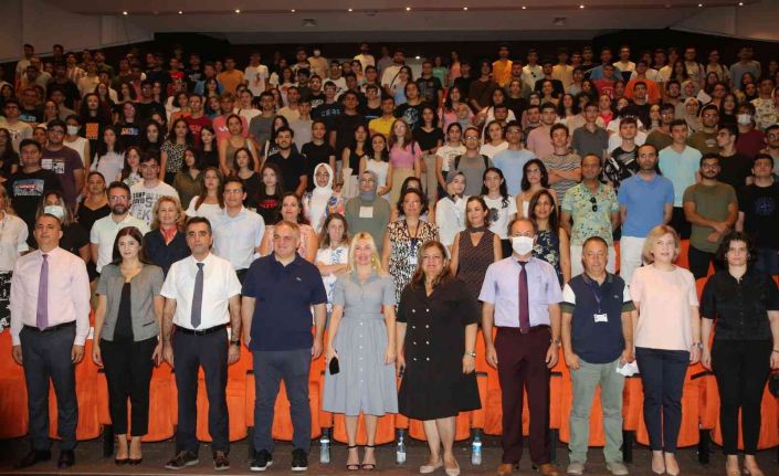 Akdeniz Üniversitesi Tıp Fakültesi’nde ilk ders yapıldı