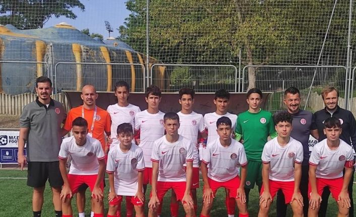 Antalyaspor U14 takımı Avrupa’da adından söz ettirdi