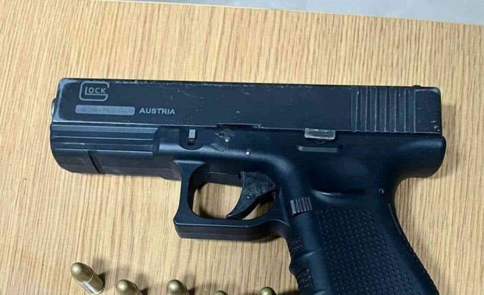 Askeri personelin tabanca zoruyla telefonunu ve cüzdanını gasbeden 3 şüpheli yakalandı