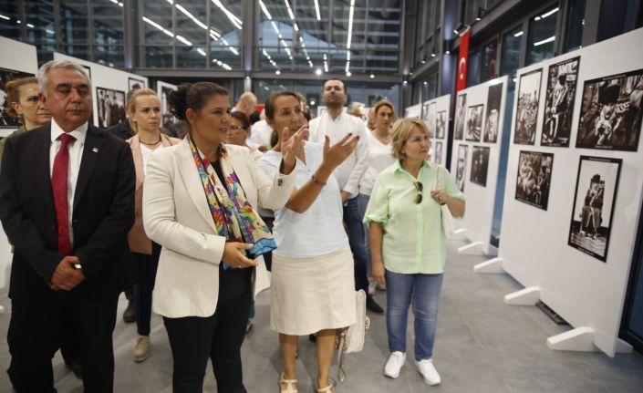 Aydın’da ’Atatürk Fotoğrafları Sergisi’ Tekstil Park Sanat Galerisi’nde açıldı