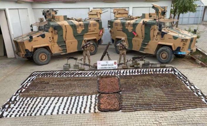 Bakan Soylu duyurdu: Hakkari’de terör örgütünün cephaneliği ele geçirildi