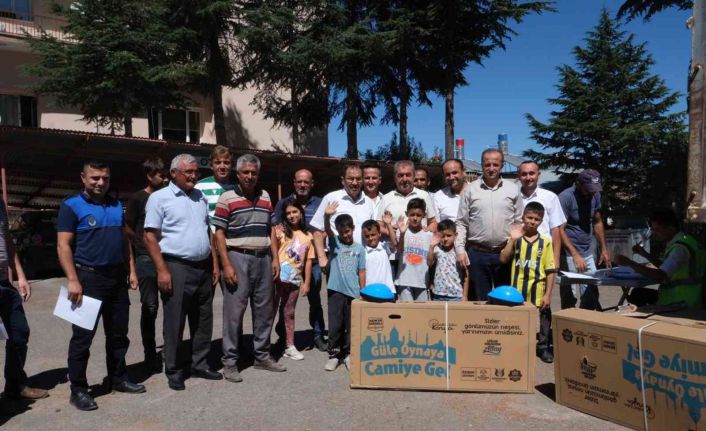 Başkan Altay: “Güle Oynaya Camiye Gel Projemize katılan çocuklarımıza bisiklet dağıtmaya başladık”
