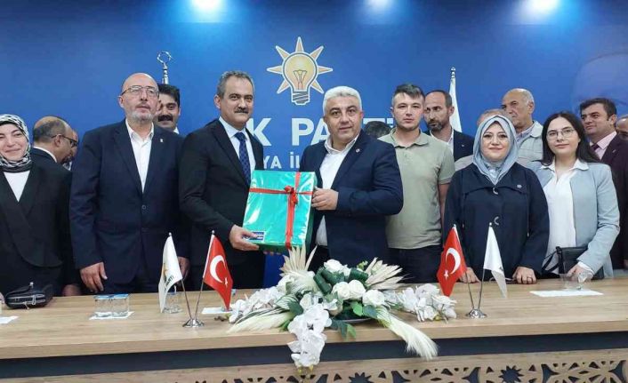 Başkan Çalışkan: “KYK yurdu yapımı için Bakan Özer’den olumlu yanıt aldık”