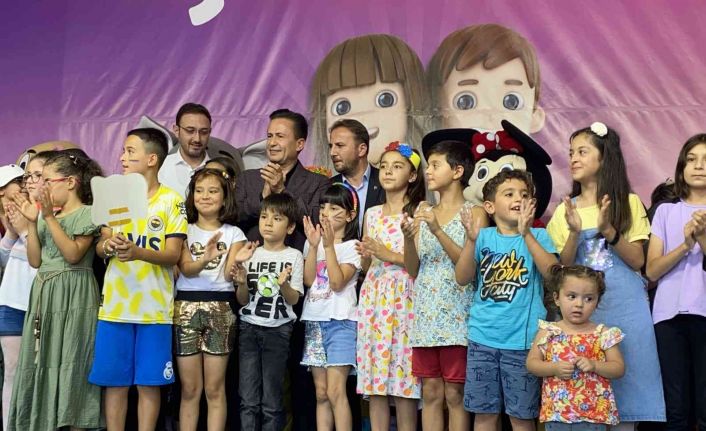 Başkan Yazıcı’dan çocuklara müjde: Eğitimle ilgili her türlü sorun ‘kırmızı mail hattı’ndan iletilecek