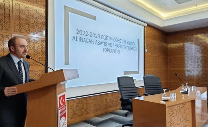 Bayburt’ta eğitim öğretim yılında alınacak asayiş ve trafik tedbirlerine yönelik toplantı düzenlendi