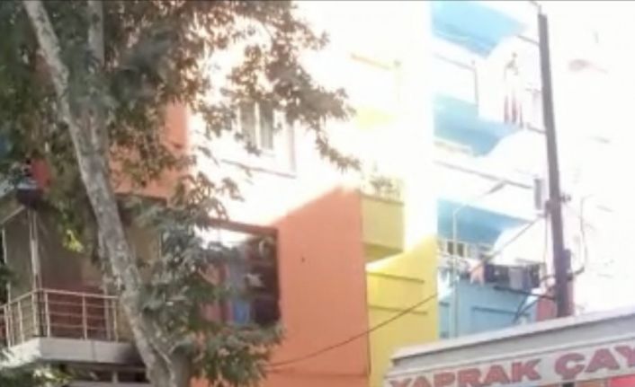 Bekçiye bıçakla saldırmaya çalıştı, bacağından vurularak etkisiz hale getirildi