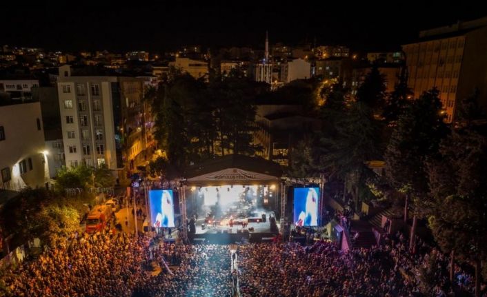 Bilecik’te ’100. Yıl Kurtuluş Festivali’ Sakiler konseriyle sona erdi