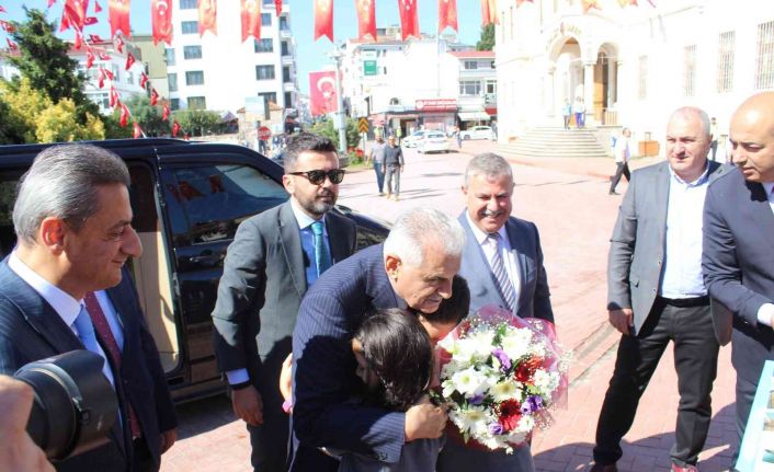 Binali Yıldırım: “20 yıl boyunca hayata AK Parti’yle gözlerini açanların kıyaslayacağı başka bir iktidar yok”