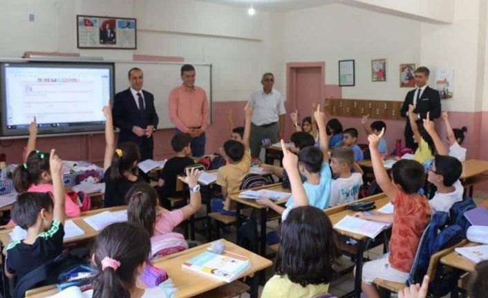 Bingöl İl Milli Eğitim Müdürü Yücel, “Evlatlarımızı, geleceğe hazırlamak için var gücümüz ile çalışıyoruz”