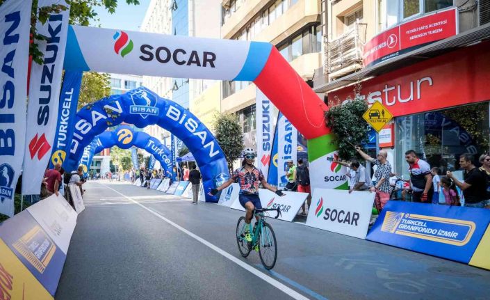 Bisiklet turnuvasında 2 bin amatör ve profesyonel bisikletçi pedal çevirdi