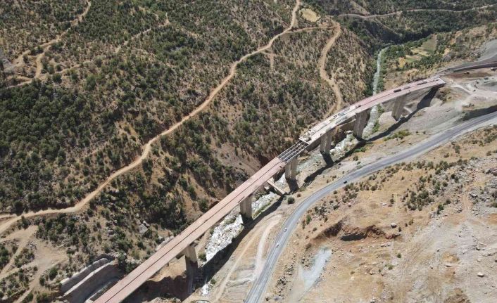 Bitlis’te Dere Üstü Projesi ve Bitlis Çayı Viyadüğü çalışmaları