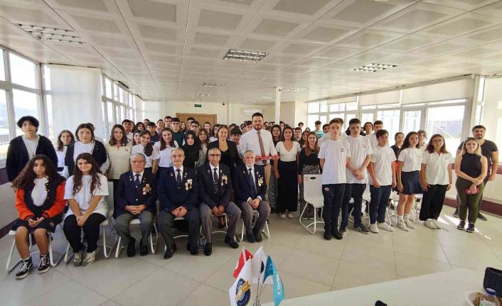 Bornova Radikal Okullarında Gaziler Günü gururu