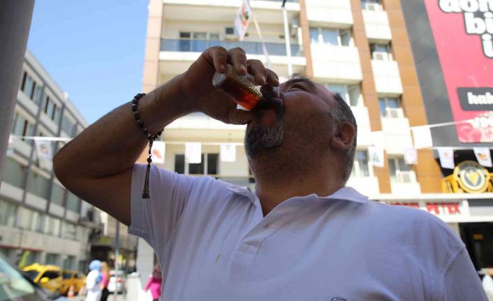 Bunaltan sıcakların serinleten içeceği: Meyan şerbeti