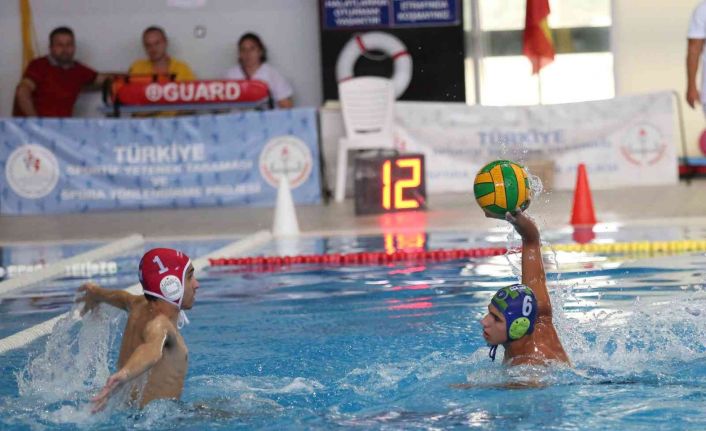 Bursa Büyükşehir Belediyespor Kulübü Sutopu Takımı şampiyon olarak Süper Lig’e yükseldi