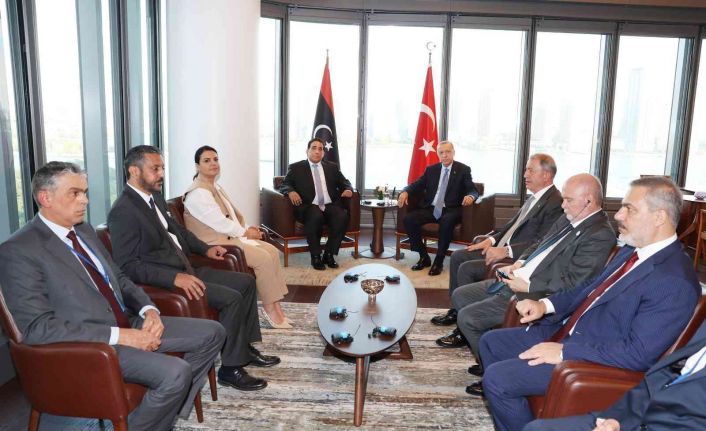 Cumhurbaşkanı Erdoğan, Libya Başkanlık Konseyi Başkanı Yunus el-Menfi ile görüştü