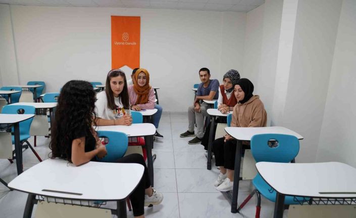 Diyarbakır’da 800 öğrenci Akademi Lise ile üniversiteli oldu
