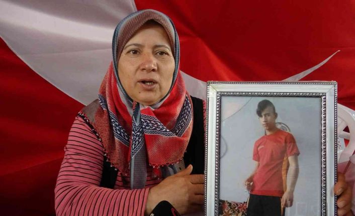 Diyarbakır’da ailelerin evlat nöbeti bin 101’inci gününde