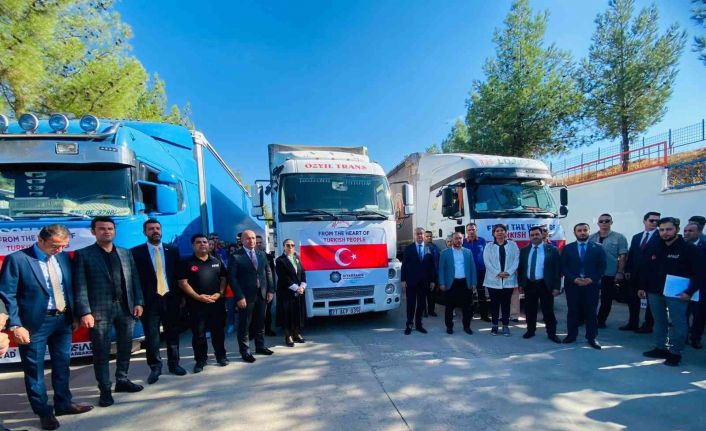 Diyarbakır’dan Pakistan’a 12 tır gıda desteği yola çıktı