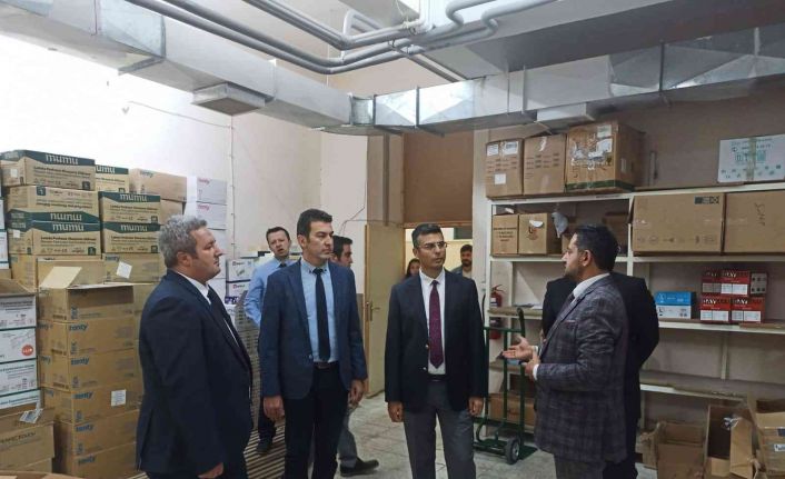 Dr. Korkmaz, hastane Covit servisi ve laboratuvarında incemelerde bulundu