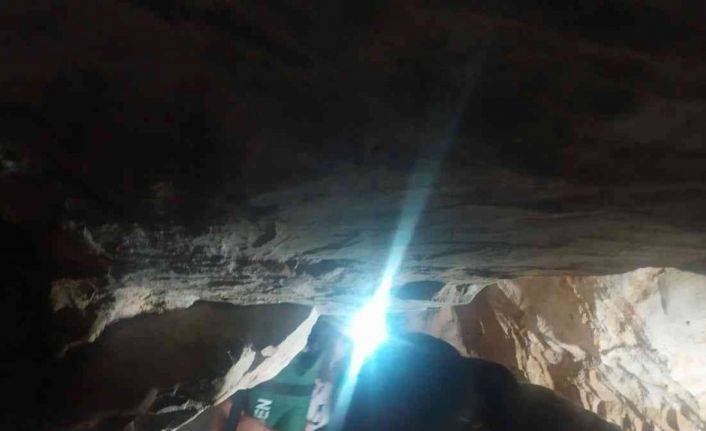 Düşüp yaralandığı mağarada mahsur kalan adam jandarma ve AFAD tarafından kurtarıldı