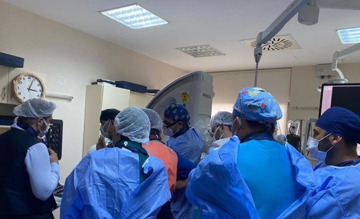 Edirne’de doktorlar kalp hastasına nefes oldu