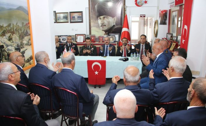 Elazığ’da il protokolü, gazilerle bir araya geldi