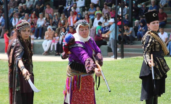 Eskişehir Anadolu Bacıları oyun ve gösterileri ile ülke çapında ilgi görüyor