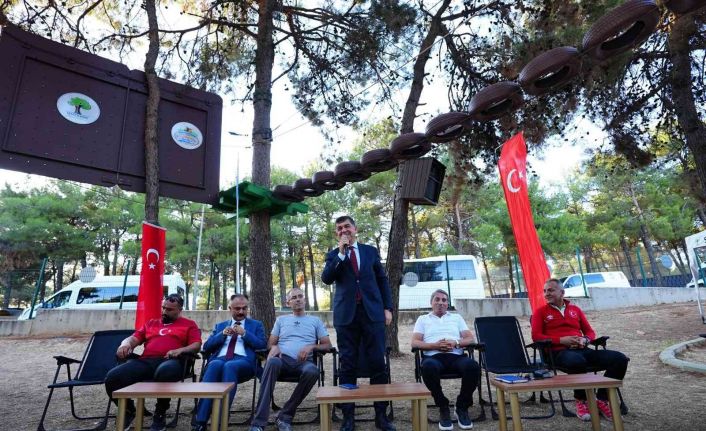 Fadıloğlu, spor lisesi öğrencilerini ve ailelerini kampta ağırladı