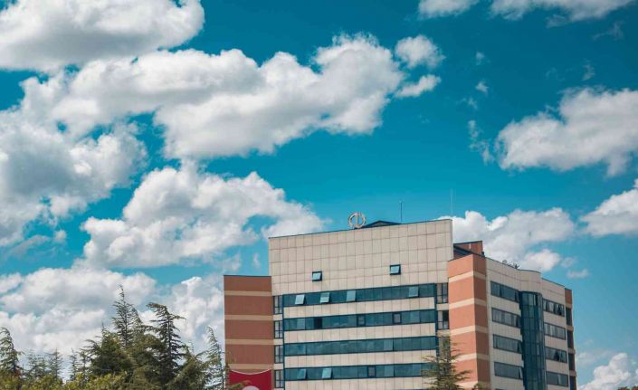 Hayalleri bir diplomaya sığmayanlar için ikinci üniversite kayıtları devam ediyor