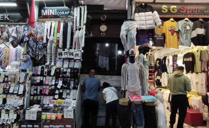 Her gün yanından binlerce insan geçiyor, kimse fark etmiyor