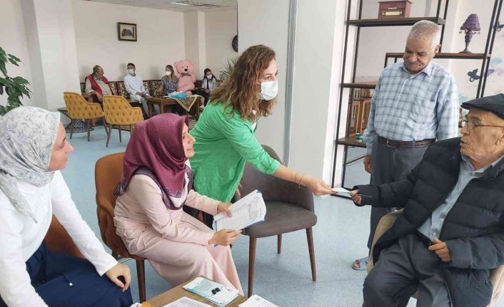 Huzurevi sakinleri sağlık kontrolünden geçti