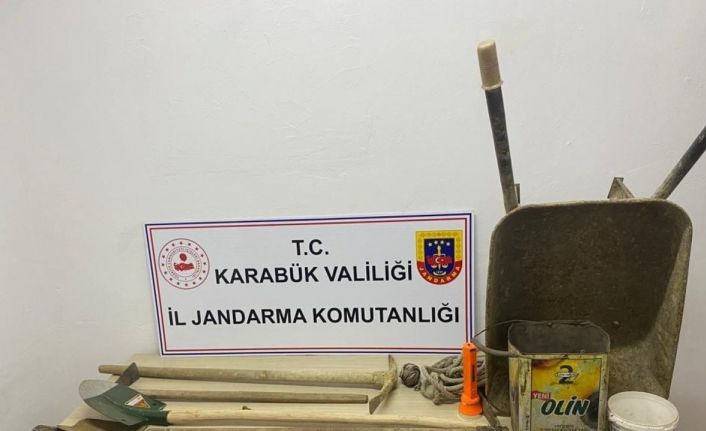 İzinsiz kazı yapan 3 kişi suçüstü yakalandı