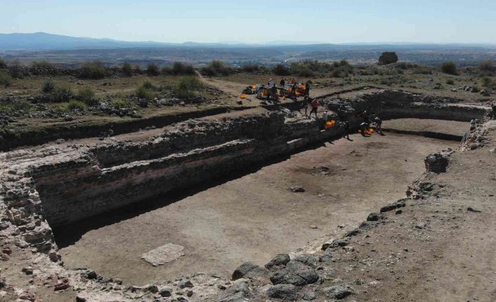 Karacahisar Kalesi’ndeki hayati yapının yüzde 90’ı açığa çıktı