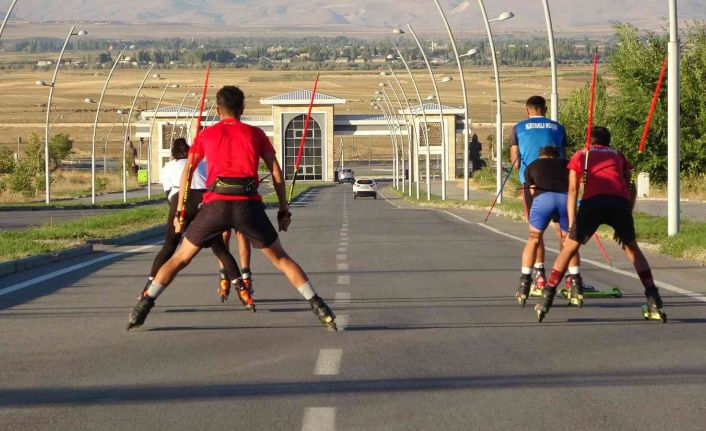 Kayaklı Koşu Milli Takımı, dünya ve Avrupa şampiyonalarına Muş’ta hazırlanıyor