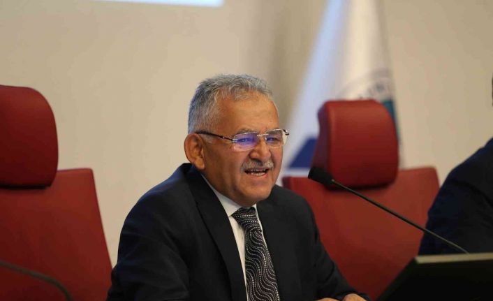 Kayserispor Onursal Başkanı Büyükkılıç: "Şehrin markasına herkes sahip çıkmalı"